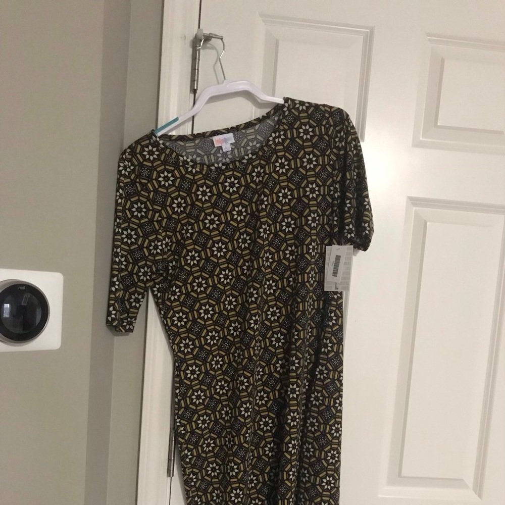 Lula Roe Julia- Black, white and yellow. NWT